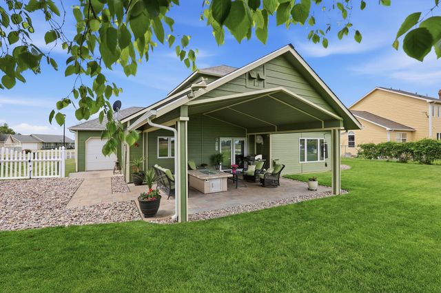 814 N High Desert Dr, Deer Park, WA 99006