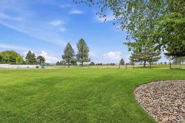 814 N High Desert Dr, Deer Park, WA 99006