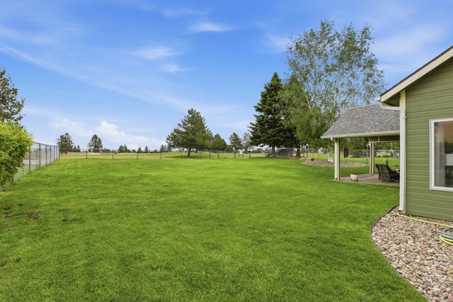 814 N High Desert Dr, Deer Park, WA 99006