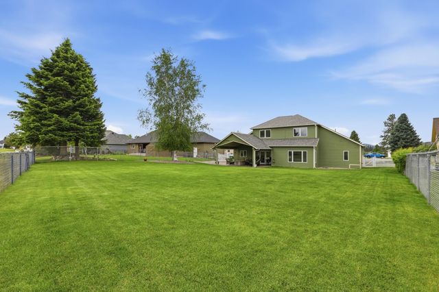 814 N High Desert Dr, Deer Park, WA 99006