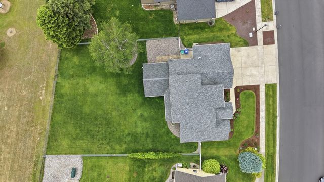 814 N High Desert Dr, Deer Park, WA 99006