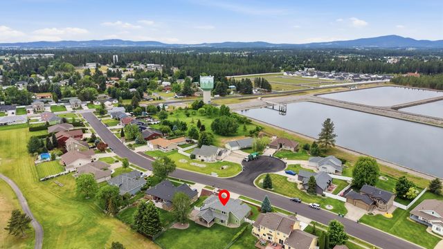 814 N High Desert Dr, Deer Park, WA 99006