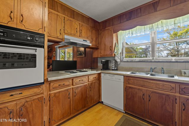 148 Green Hill Drive, Vonore, TN 37885