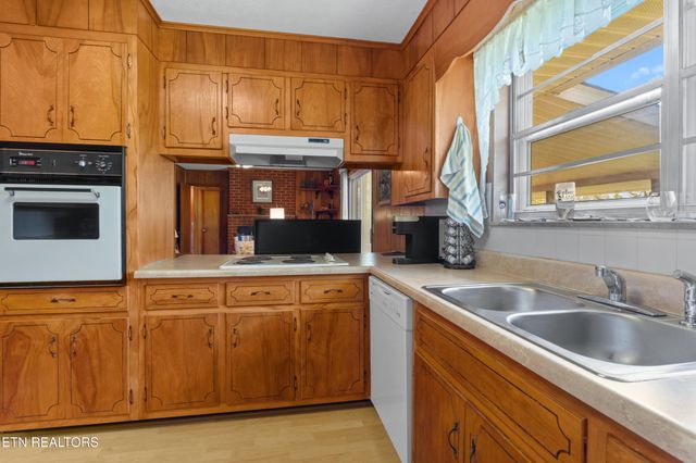 148 Green Hill Drive, Vonore, TN 37885