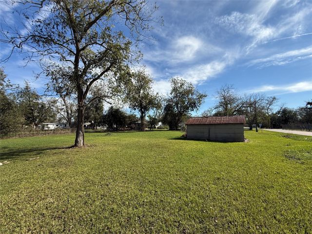 602 N Orange Street, Sweeny, TX 77480