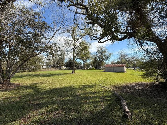 602 N Orange Street, Sweeny, TX 77480