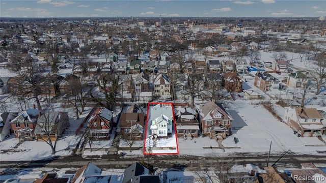 5272 Maplewood Street, Detroit, MI 48204