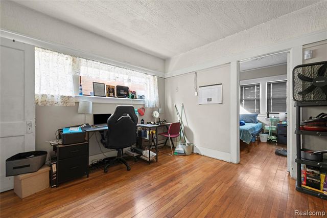 5272 Maplewood Street, Detroit, MI 48204