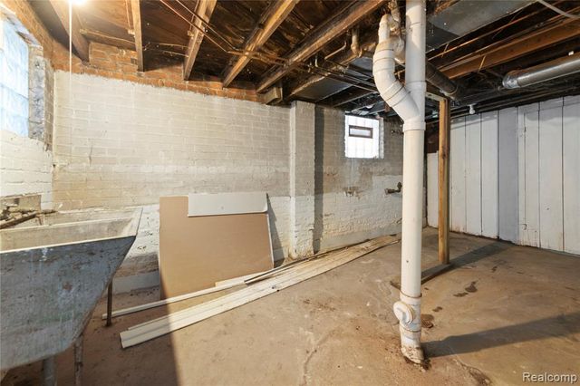 5272 Maplewood Street, Detroit, MI 48204