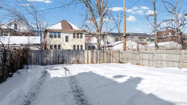 5272 Maplewood Street, Detroit, MI 48204