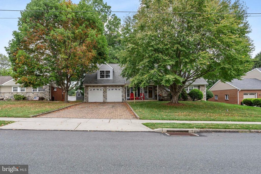 404 LANGFORD RD, Broomall, PA 19008