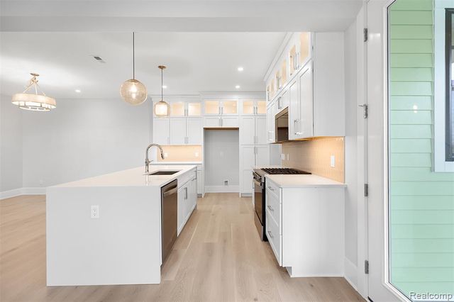 410 S Center Street, Northville, MI 48167