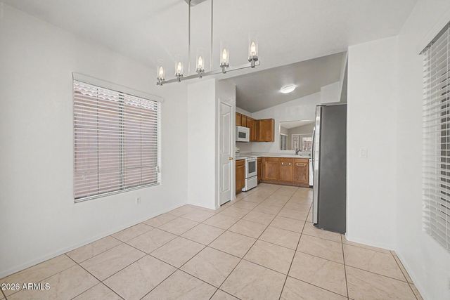 6602 W DESERT HOLLOW Drive, Phoenix, AZ 85083