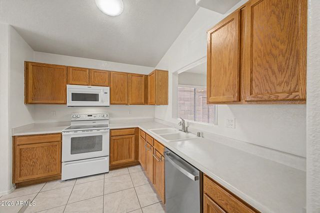 6602 W DESERT HOLLOW Drive, Phoenix, AZ 85083