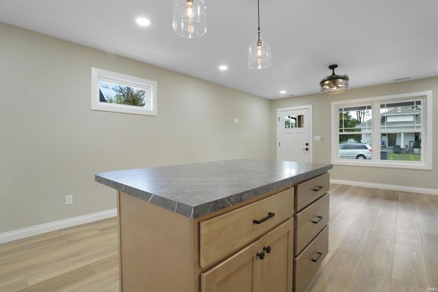 1317 S Linwood Avenue, Evansville, IN 47713