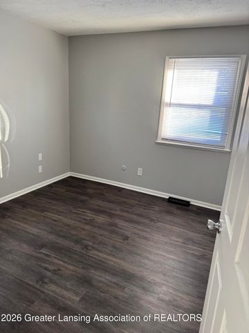 106 E Everettdale Avenue, Lansing, MI 48910