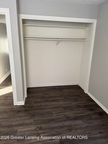 106 E Everettdale Avenue, Lansing, MI 48910