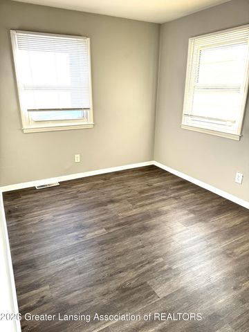 106 E Everettdale Avenue, Lansing, MI 48910