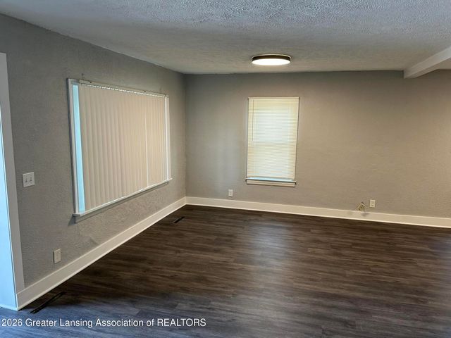 106 E Everettdale Avenue, Lansing, MI 48910