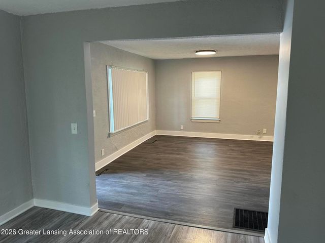 106 E Everettdale Avenue, Lansing, MI 48910