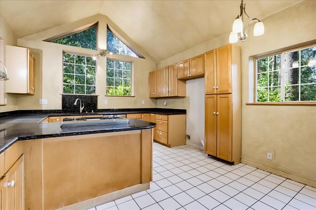 13020 Sadie D Dr, Nevada City, CA 95959