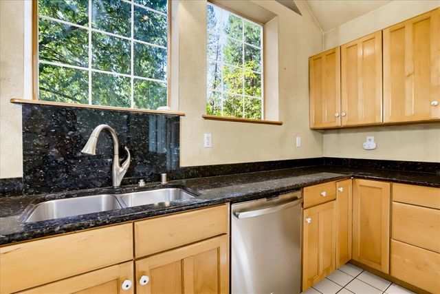13020 Sadie D Dr, Nevada City, CA 95959
