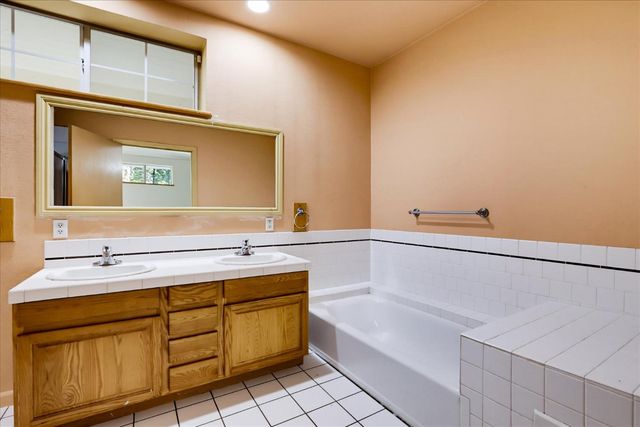 13020 Sadie D Dr, Nevada City, CA 95959