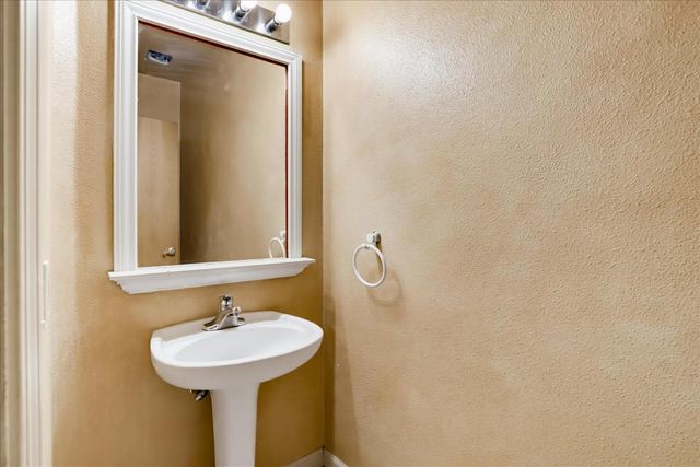 13020 Sadie D Dr, Nevada City, CA 95959