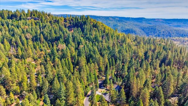13020 Sadie D Dr, Nevada City, CA 95959