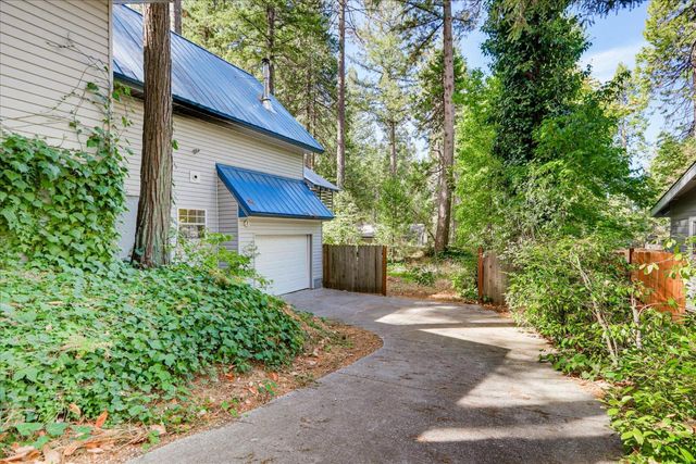 13020 Sadie D Dr, Nevada City, CA 95959