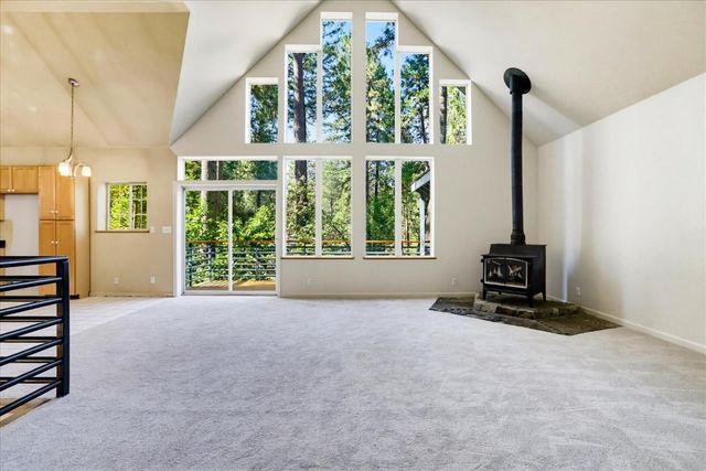 13020 Sadie D Dr, Nevada City, CA 95959