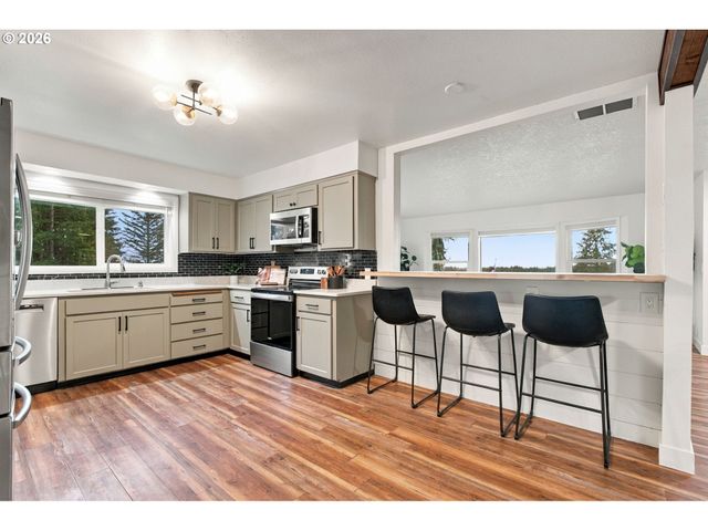 25590 S ELDORADO Rd, Mulino, OR 97042