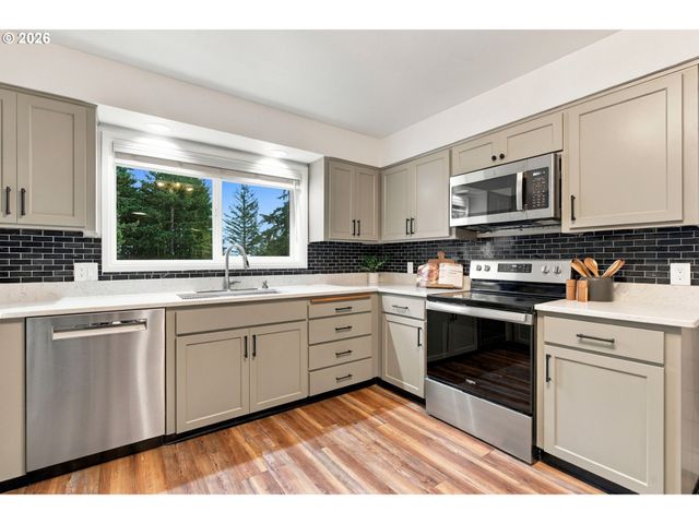 25590 S ELDORADO Rd, Mulino, OR 97042