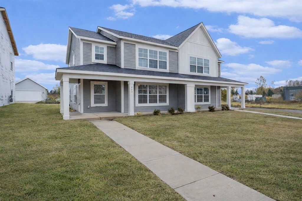 883 Main Street, Holland, MI 49423