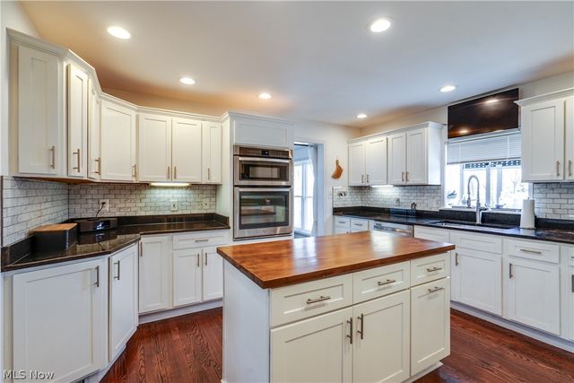 568 Hampshire Road, Fairlawn, OH 44333