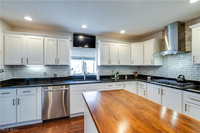 568 Hampshire Road, Fairlawn, OH 44333