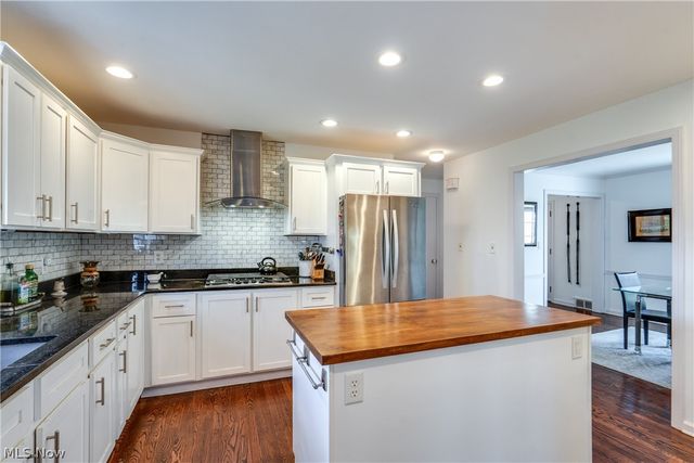 568 Hampshire Road, Fairlawn, OH 44333