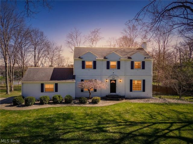 568 Hampshire Road, Fairlawn, OH 44333