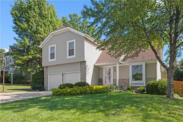 15235 Dearborn Street, Overland Park, KS 66223