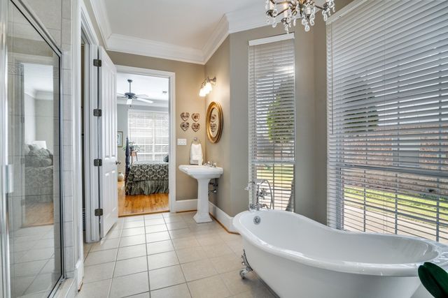 8 Griffith Court, Terrell, TX 75160