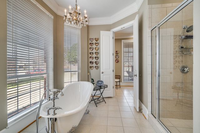 8 Griffith Court, Terrell, TX 75160