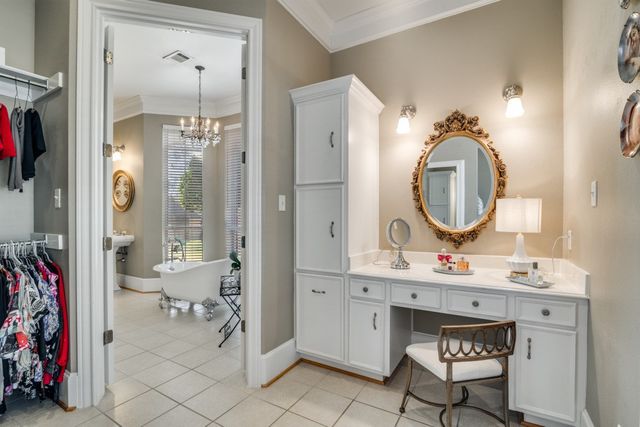 8 Griffith Court, Terrell, TX 75160