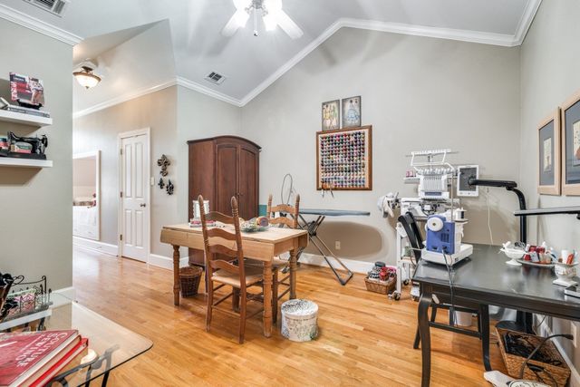 8 Griffith Court, Terrell, TX 75160