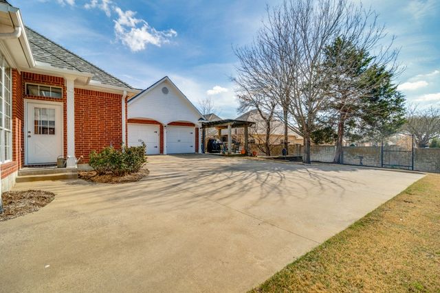 8 Griffith Court, Terrell, TX 75160