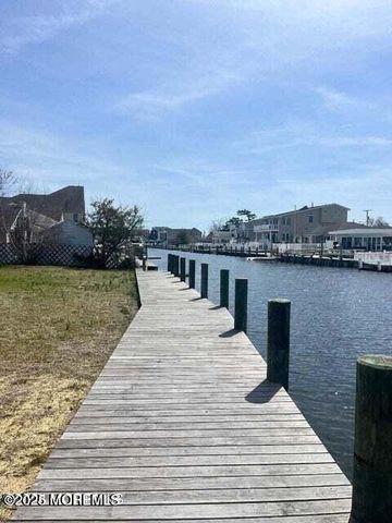 335 Cheryl Drive, Toms River, NJ 08753