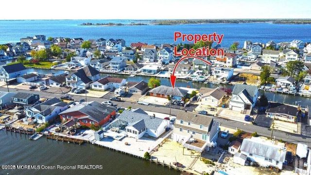 335 Cheryl Drive, Toms River, NJ 08753