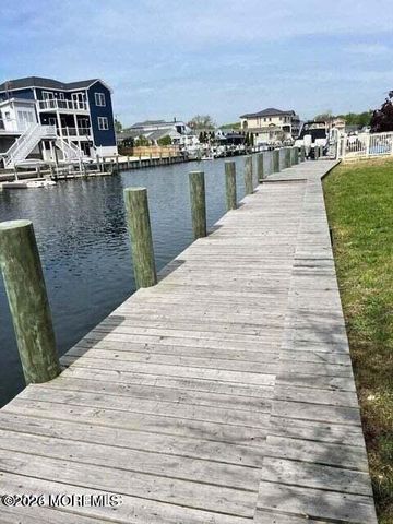 335 Cheryl Drive, Toms River, NJ 08753