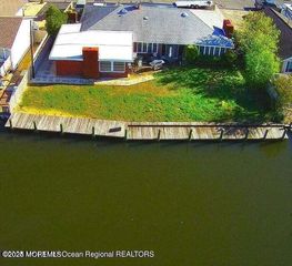 335 Cheryl Drive, Toms River, NJ 08753