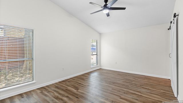 5815 Freemans Farm St, San Antonio, TX 78233