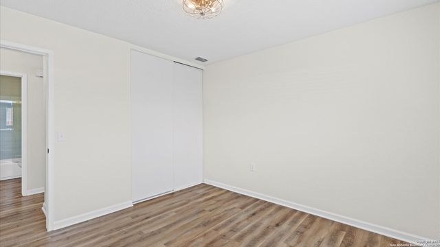 5815 Freemans Farm St, San Antonio, TX 78233